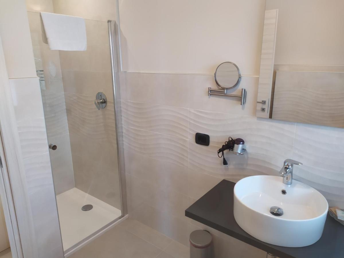 Garda Diamant Bed & Breakfast Десенцано дел Гарда Екстериор снимка