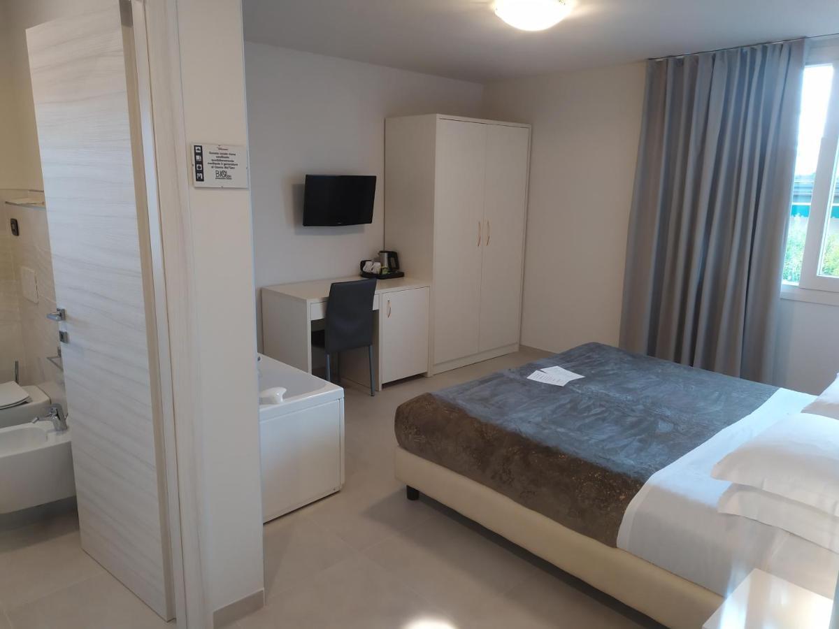 Garda Diamant Bed & Breakfast Десенцано дел Гарда Екстериор снимка