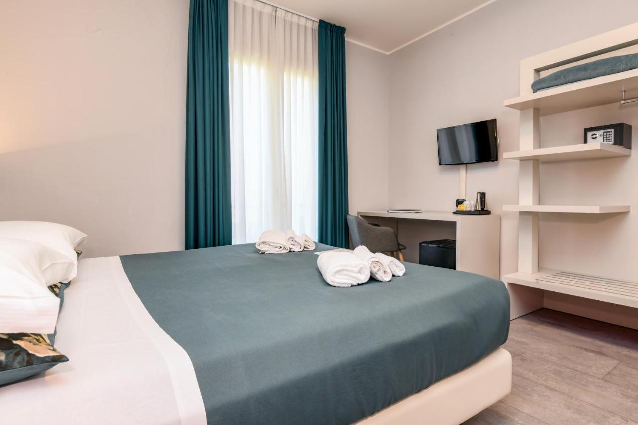 Garda Diamant Bed & Breakfast Десенцано дел Гарда Екстериор снимка